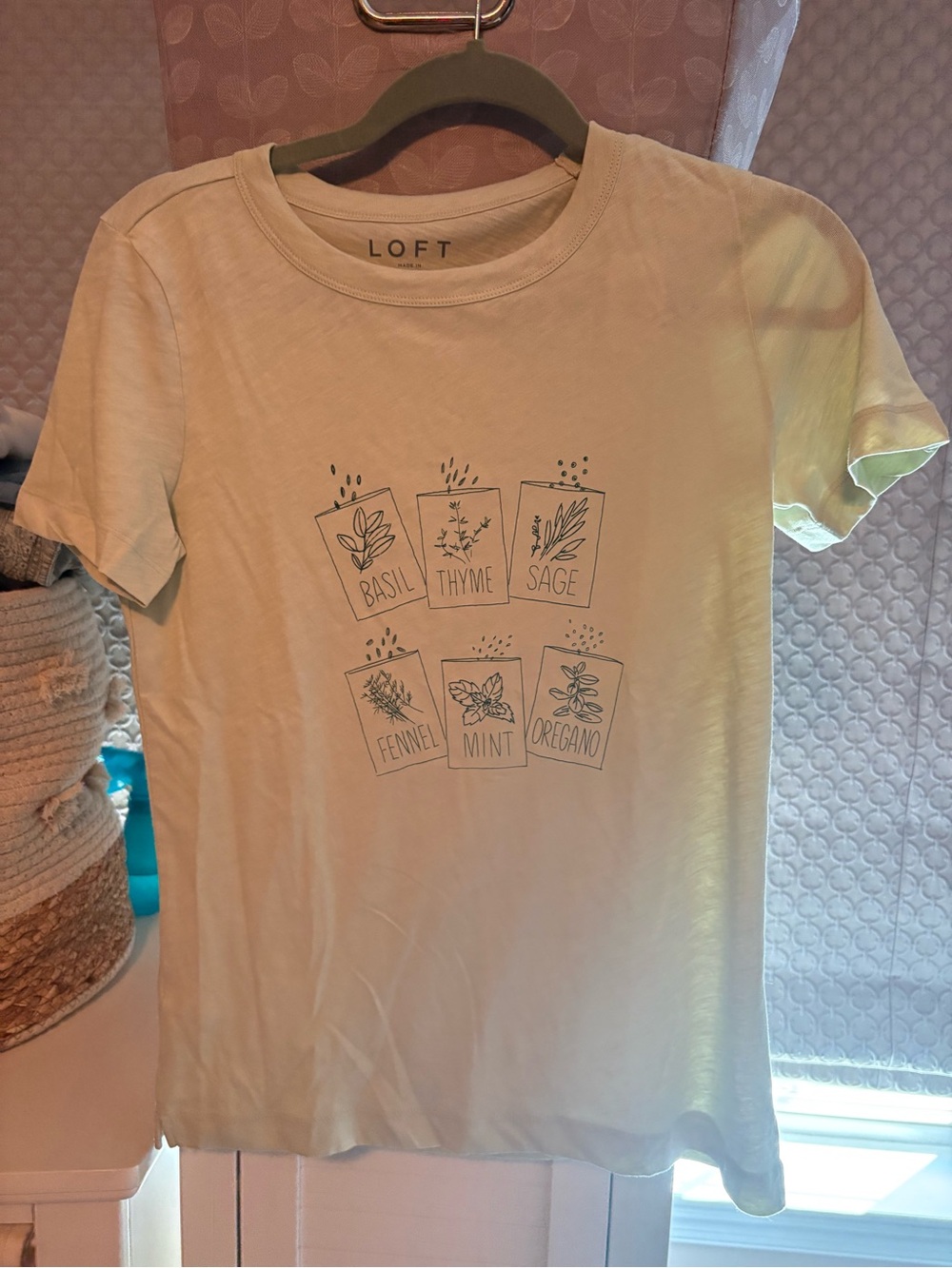 LOFT Herb Garden Graphic Tee XS – New With Tags